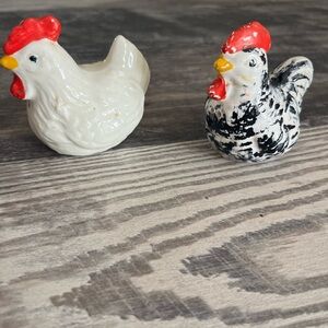 Vintage Ceramic Hen Salt and Pepper Shakers - White & Black